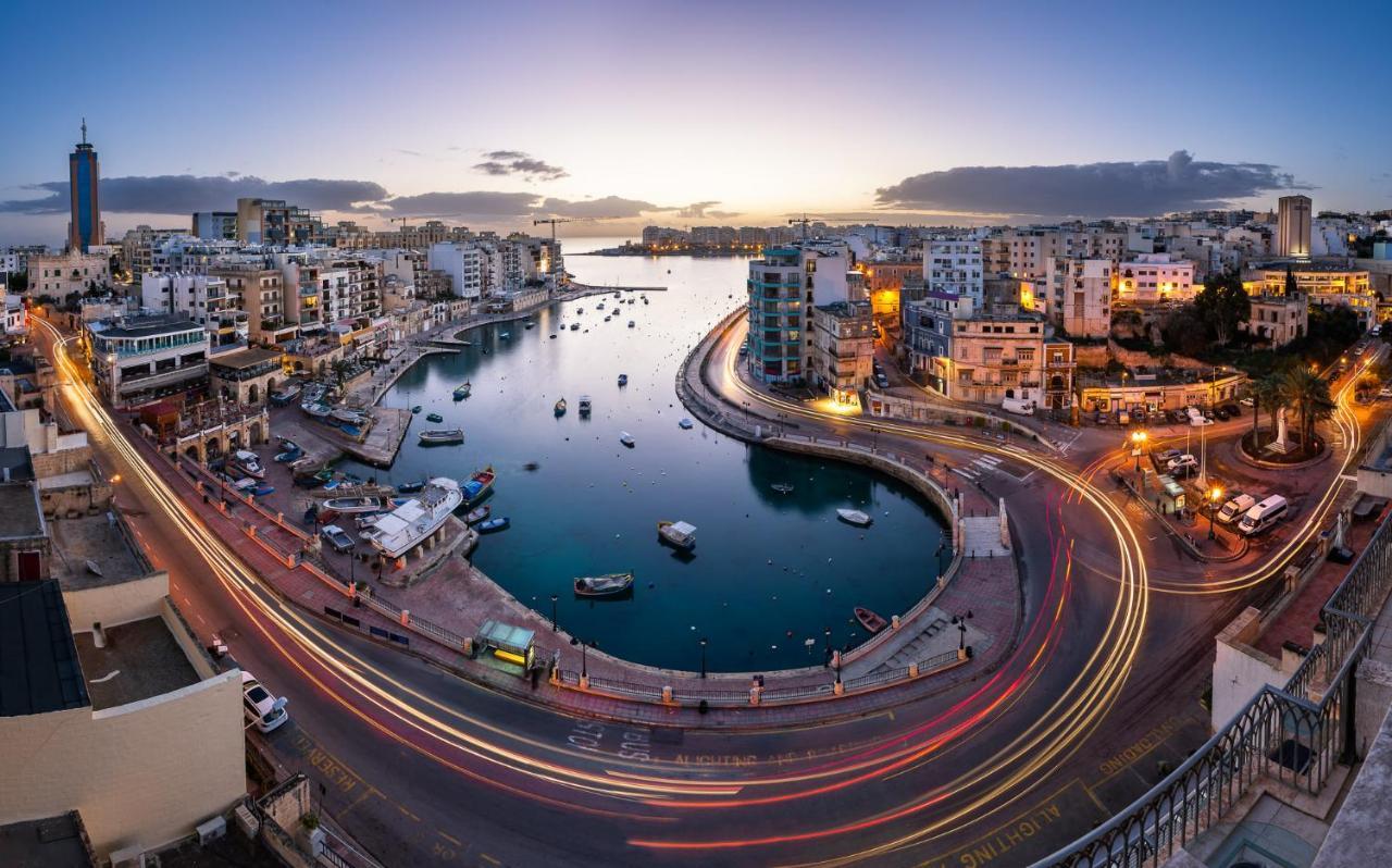 Spacious Apartment Steps To The Promenade Sliema Exterior photo