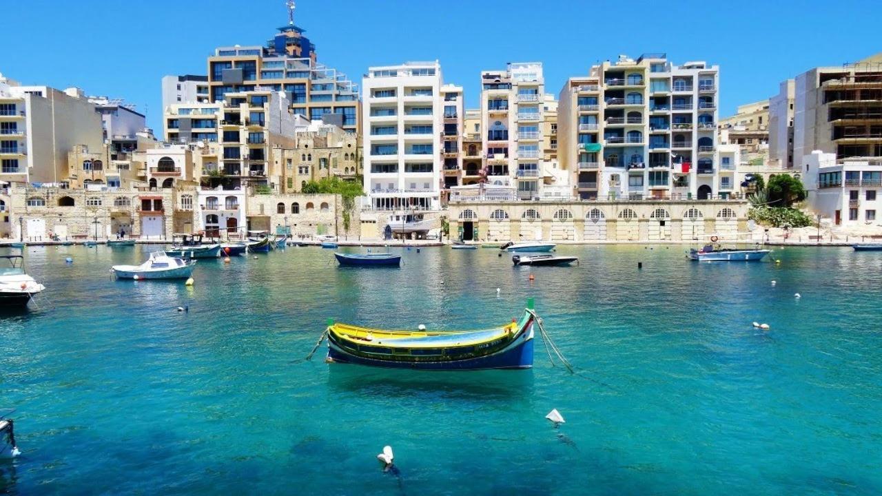 Spacious Apartment Steps To The Promenade Sliema Exterior photo